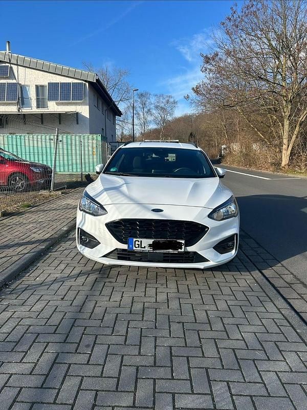 Gebraucht Ford Focus ST-Line 125 PS (91 kW) 2019 Weiß Kombi
