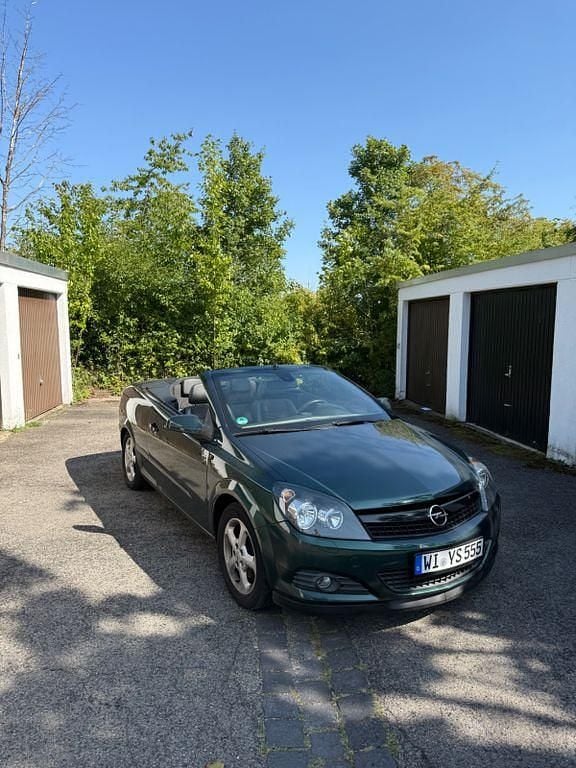 Grün Gebraucht 2007 Opel Astra Cabriolet Cosmo Cabrio | 2.895 € (Fairer Preis) - Bild 1/4