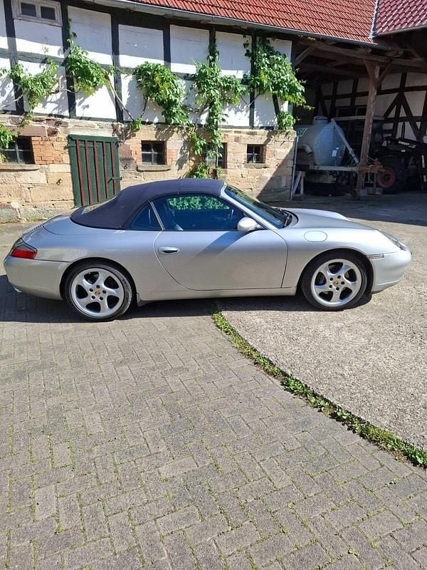 Gebraucht Porsche 996 300 PS (220 kW) 1999 Silber Cabrio