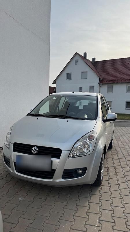 Gebraucht Suzuki Splash 86 PS (63 kW) 2010 Silber Kleinwagen