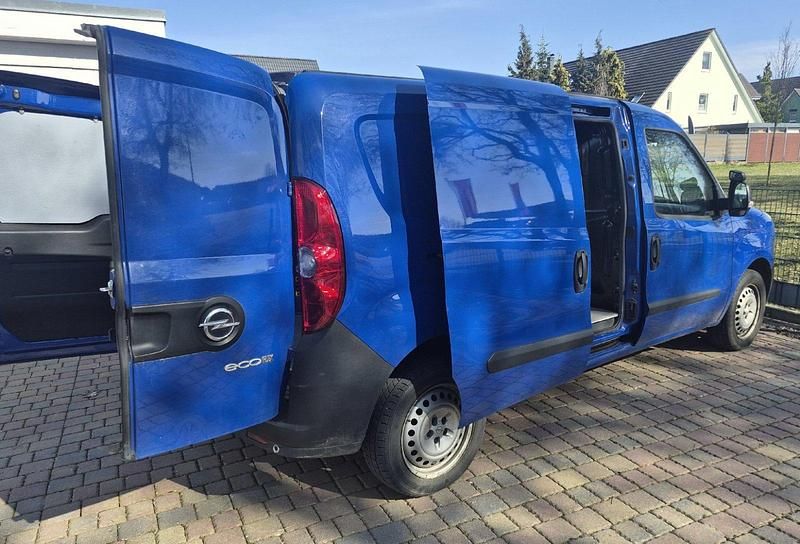 Second-hand Opel Combo 90 CP (66 kW) 2016 Albastru Monovolum