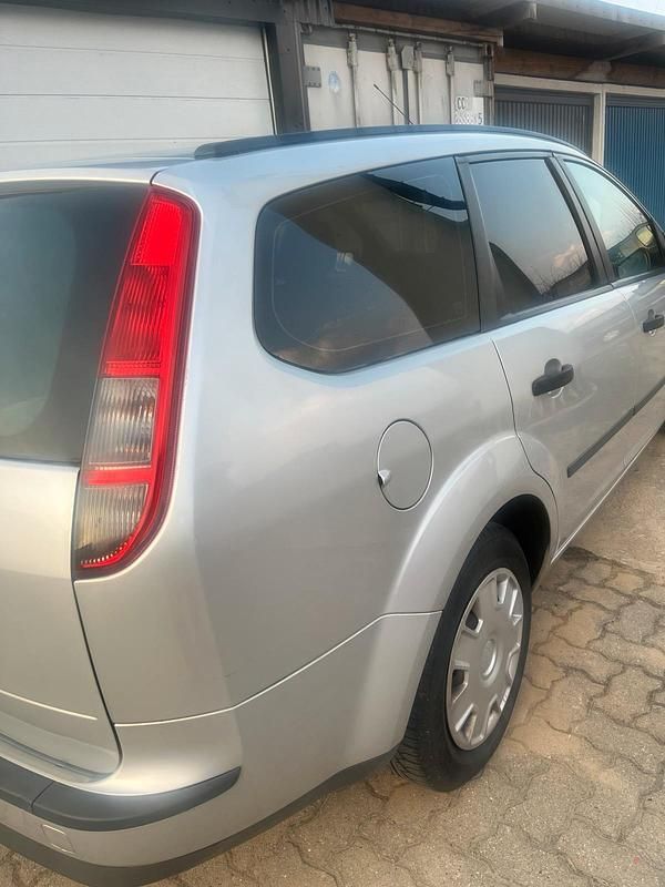 Gebraucht Ford Focus 101 PS (74 kW) 2005 Silber Kombi