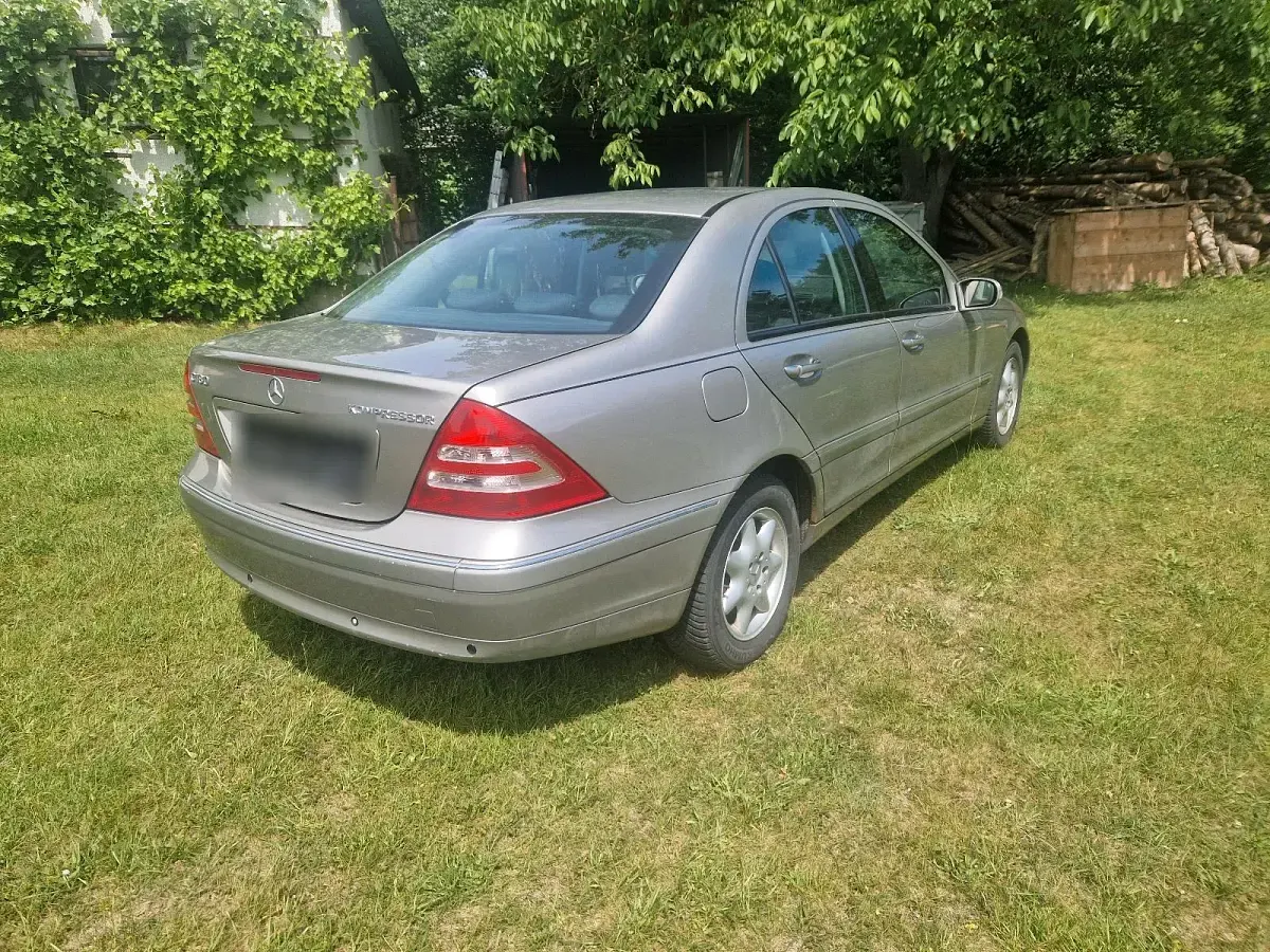 Gebraucht Mercedes C180 143 PS (105 kW) 2003 Limousine