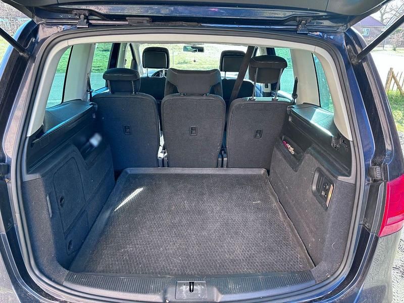 Second-hand VW Sharan Cup 150 CP (110 kW) 2015 Albastru Monovolum