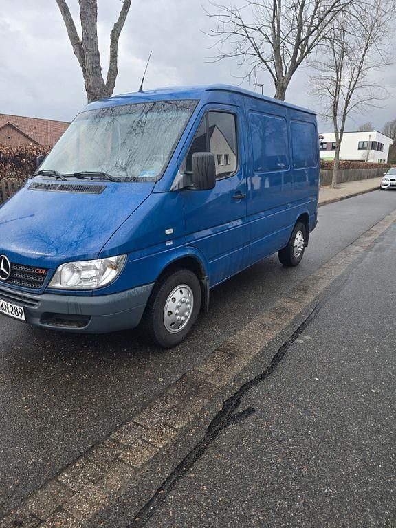 Gebraucht Mercedes Sprinter 131 PS (96 kW) 2023 Blau Van