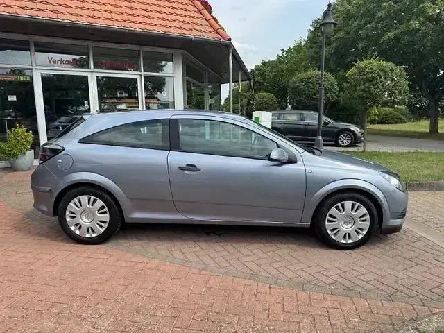 Gebraucht Opel Astra GTC Selection 90 PS (66 kW) 2009 Silber Coupé