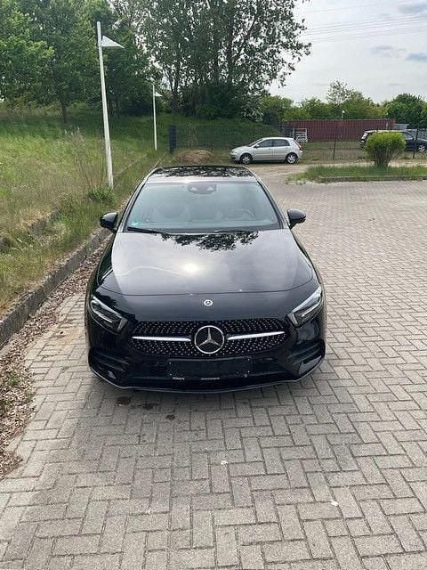 Schwarz Gebraucht 2020 Mercedes A220 Limousine | 23.100 € (Guter Preis) - Bild 1/4
