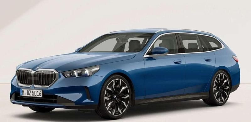 Phytonicblau metallic Neu 2026 BMW 520 Kombi | 49.990 € - Bild 1/3