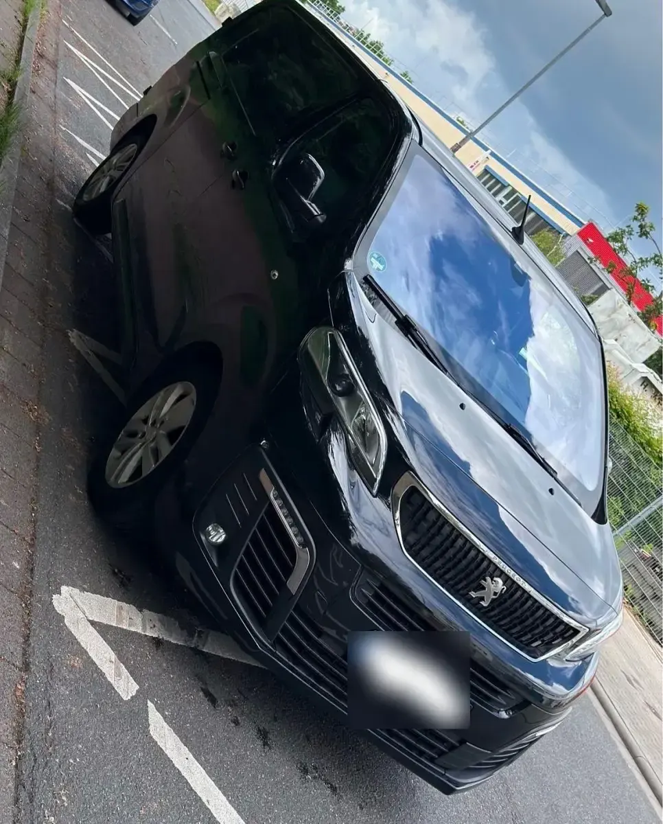 Gebraucht Peugeot Expert Premium 177 PS (130 kW) 2018 Schwarz Van