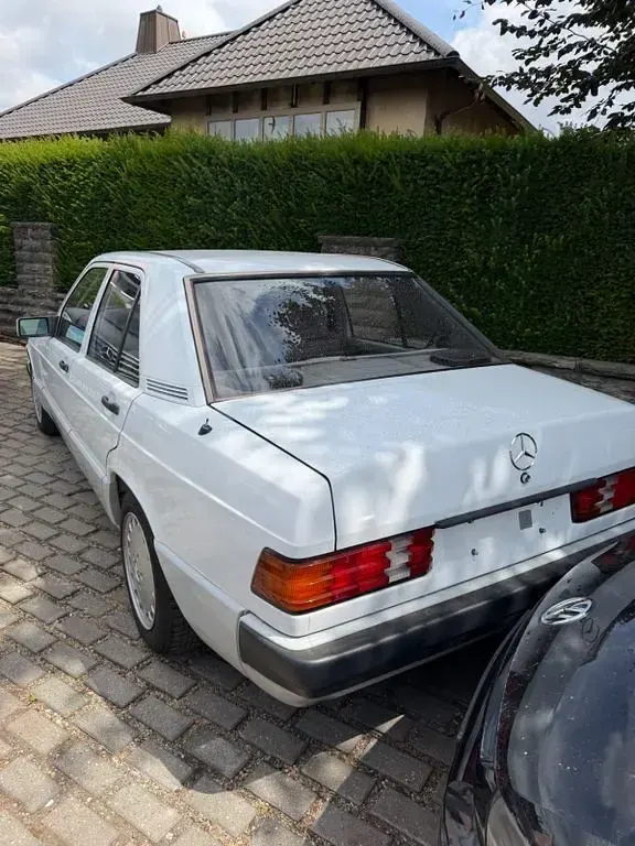 Gebraucht Mercedes 190 75 PS (55 kW) 1992 Weiß Limousine