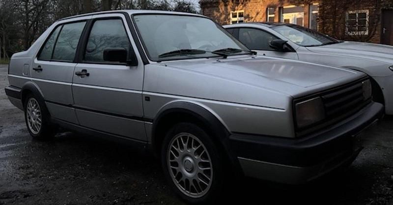 Silber Gebraucht 1990 VW Jetta Limousine | 2.099 € - Bild 1/4