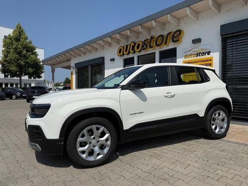 Solid white/weiß Gebraucht 2023 Jeep Avenger Altitude SUV | 18.899 € (Guter Preis) - Bild 1/4