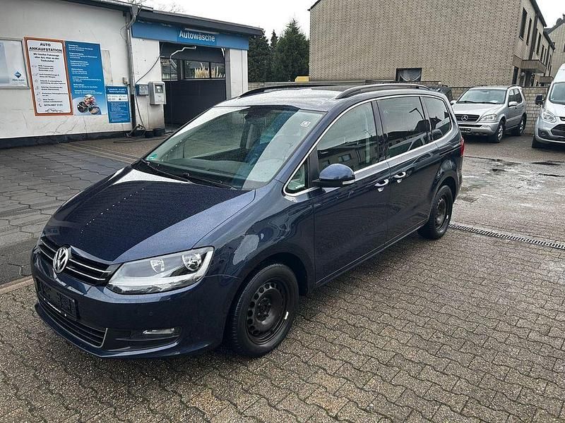 Gebraucht VW Sharan Comfortline 150 PS (110 kW) 2015 Blau Van / Kleinbus
