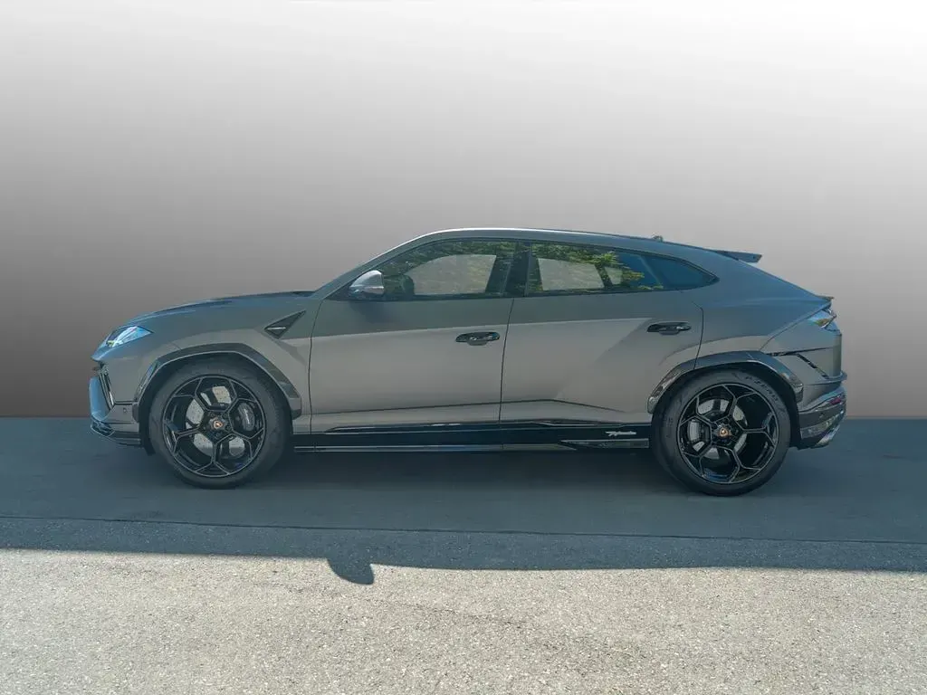 Usata Lamborghini Urus 666 CV (489 kW) 2023 Grigio SUV