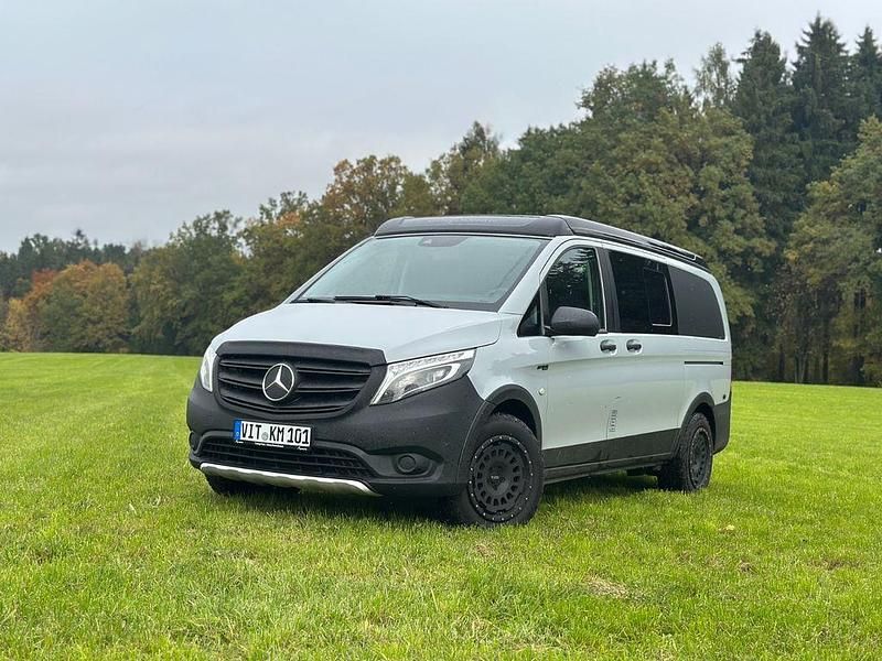 Grau Gebraucht 2021 Mercedes Vito Marco Polo Van / Kleinbus | 63.900 € - Bild 1/4