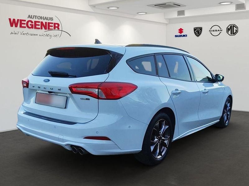 Gebraucht Ford Focus ST-Line 125 PS (91 kW) 2021 Weiß Limousine
