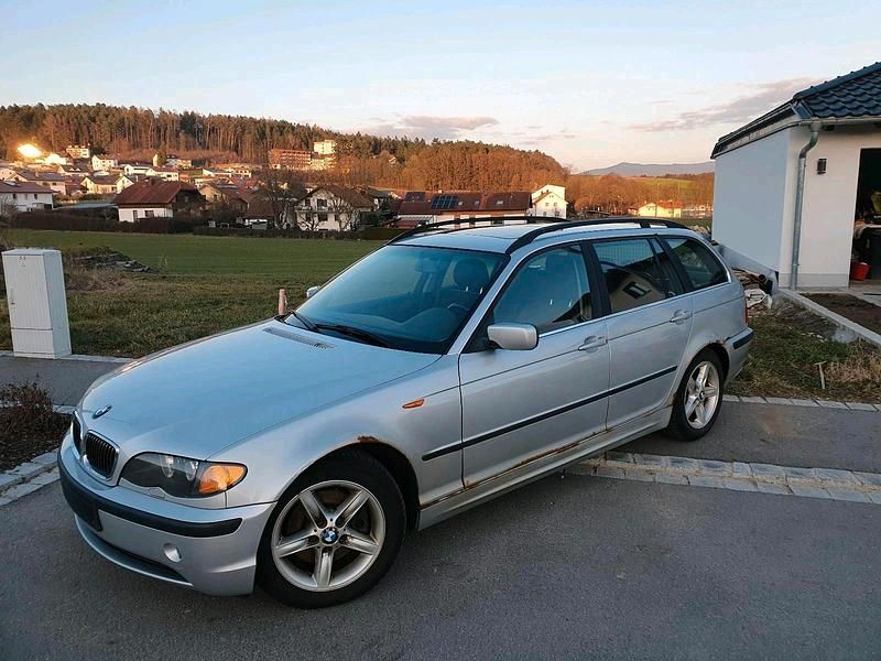 Gebraucht BMW 320 170 PS (125 kW) 2002 Silber Kombi