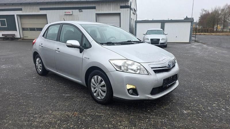 Gebraucht Toyota Auris Hybrid Executive 136 PS (100 kW) 2012 Silber Limousine