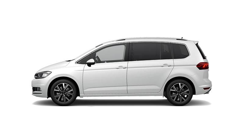 Gebraucht VW Touran Highline 150 PS (110 kW) 2022 Weiß Van / Kleinbus