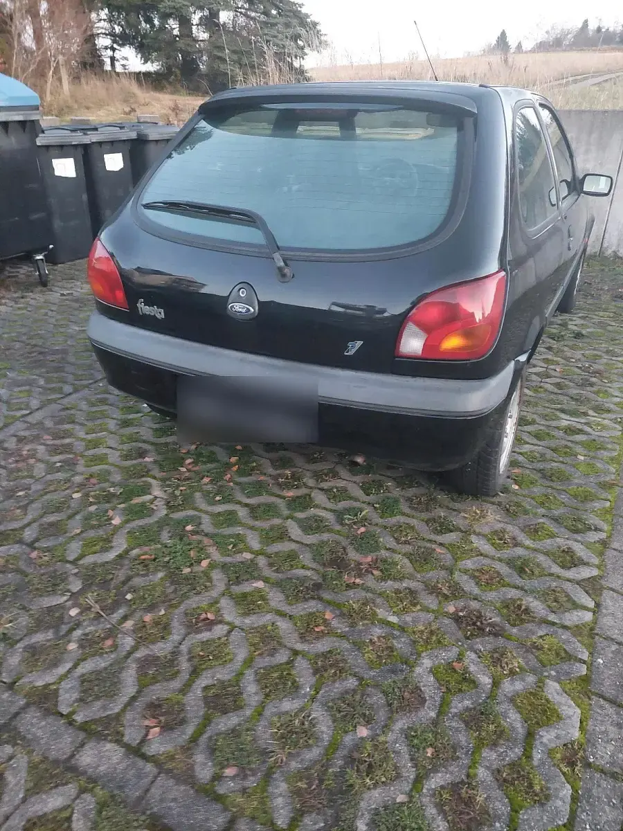 Gebraucht Ford Fiesta 60 PS (44 kW) 2002 Schwarz Kleinwagen