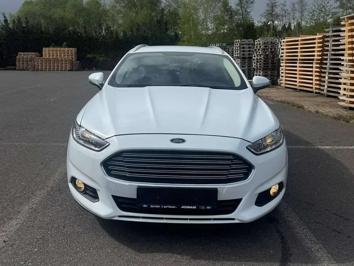 Gebraucht Ford Mondeo Trend 160 PS (117 kW) 2017 Frozen white Kombi