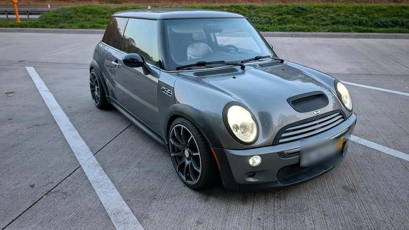 Grau Gebraucht 2004 Mini Cooper S Coupé Coupé | 5.950 € (Teuer) - Bild 1/4