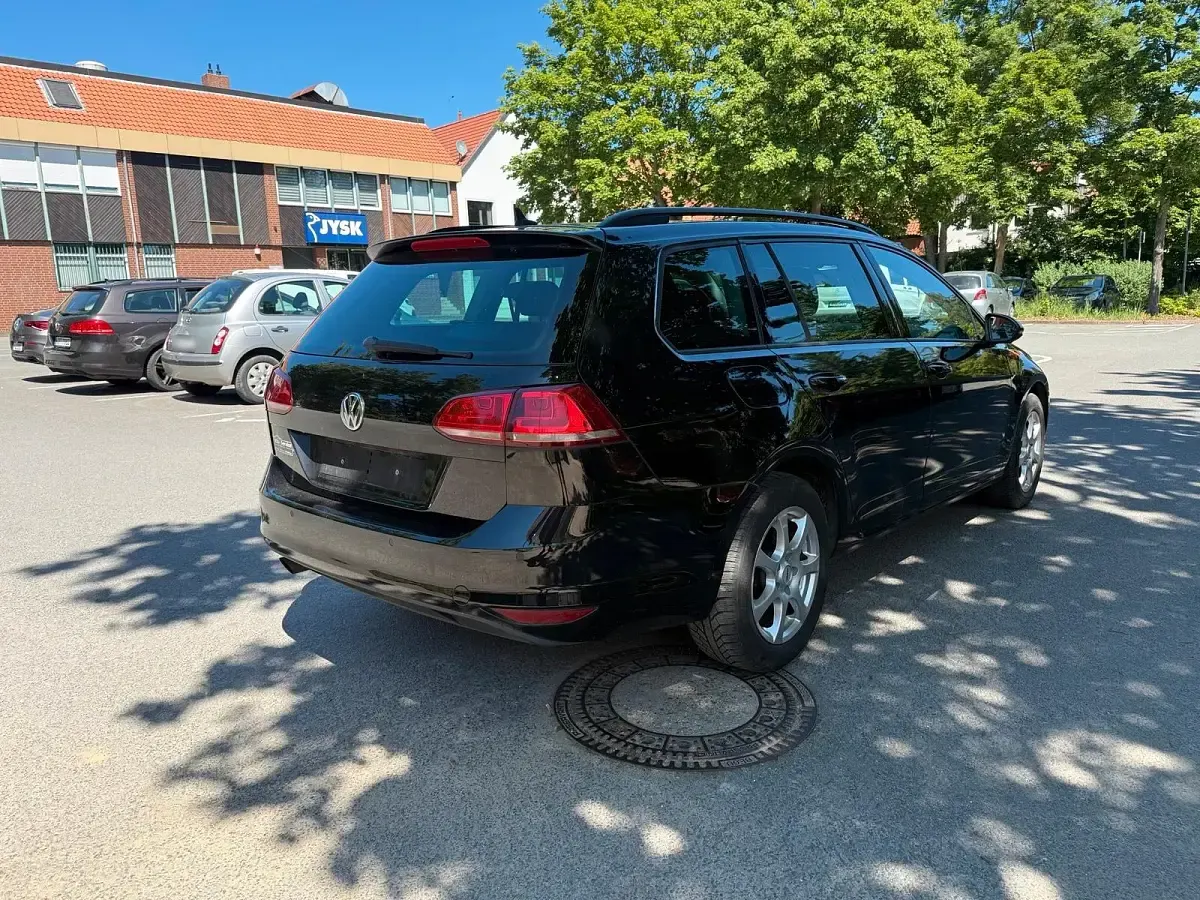 Second-hand VW Golf VII 105 CP (77 kW) 2015 Negru Break