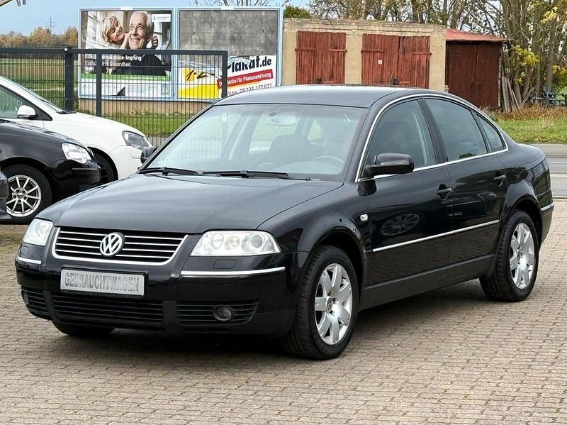 Schwarz Gebraucht 2003 VW Passat Highline Limousine | 5.790 € - Bild 1/4