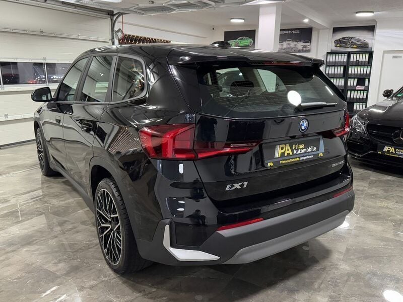 Gebraucht BMW iX1 Performance 150 kW (204 PS) 2024 Schwarz ii SUV