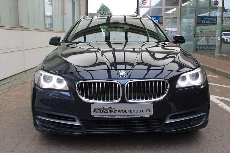 Blau Gebraucht 2014 BMW 520 Sport Line Kombi | 11.990 € (Fairer Preis) - Bild 1/4