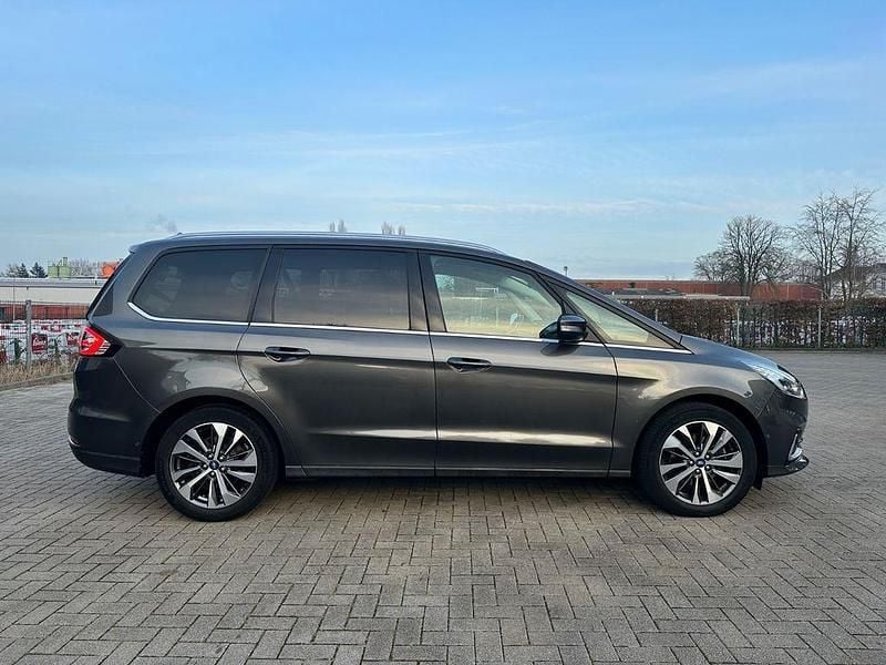 Gebraucht Ford Galaxy Titanium 190 PS (139 kW) 2022 Grau Van / Kleinbus