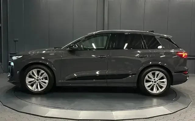 Gebraucht Audi SQ6 e-tron Sport 359 kW (489 PS) 2025 Grau SUV