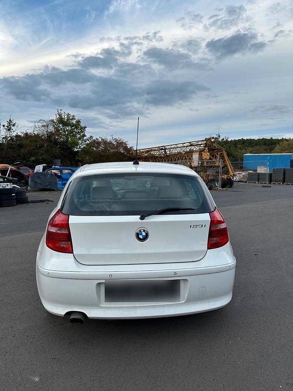 Gebraucht BMW 120 170 PS (125 kW) 2008 Weiß Kleinwagen