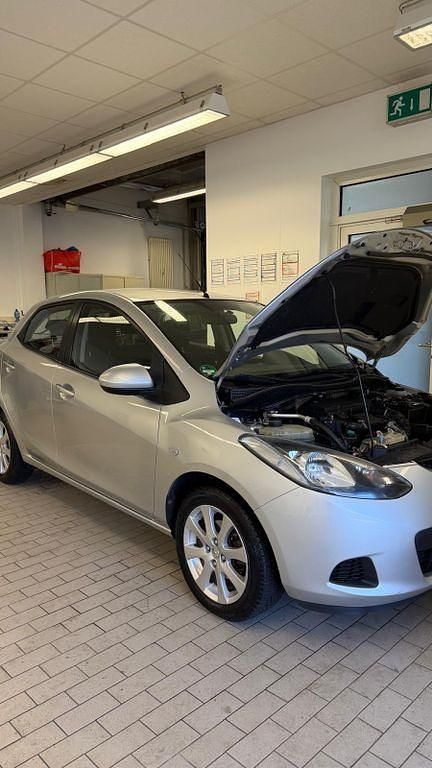 Gebraucht Mazda 2 Independence 68 PS (50 kW) 2008 Grau Kleinwagen