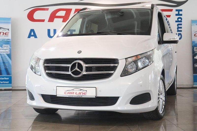 Weiß Gebraucht 2015 Mercedes V220 Edition Van / Kleinbus | 27.666 € (Superpreis) - Bild 1/4
