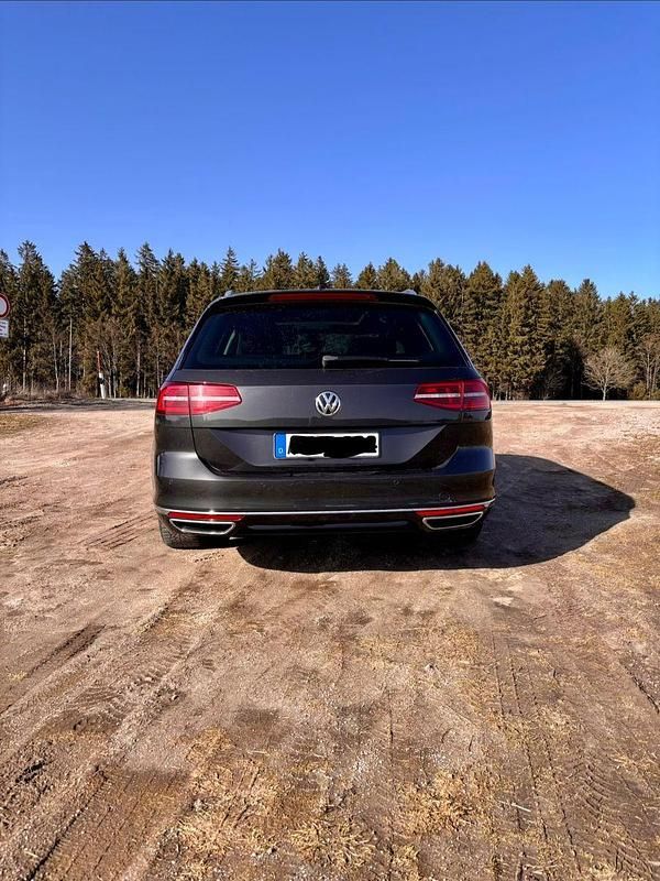 Second-hand VW Passat 239 CP (175 kW) 2018 Gri Break