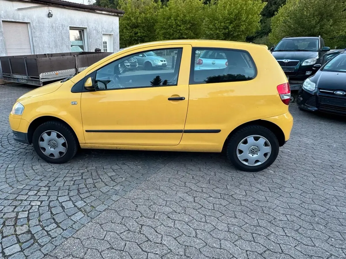 Gebraucht VW Fox 54 PS (39 kW) 2006 Gelb Kleinwagen