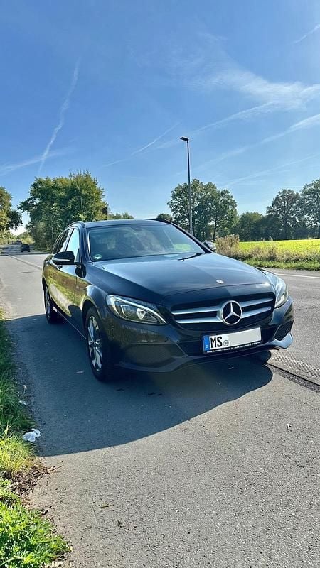 Schwarz Gebraucht 2015 Mercedes C200 Kombi | 11.000 € (Guter Preis) - Bild 1/4