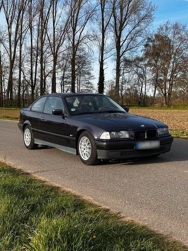 Gebraucht BMW 316 Basis 110 PS (80 kW) 1996 Violet Coupé