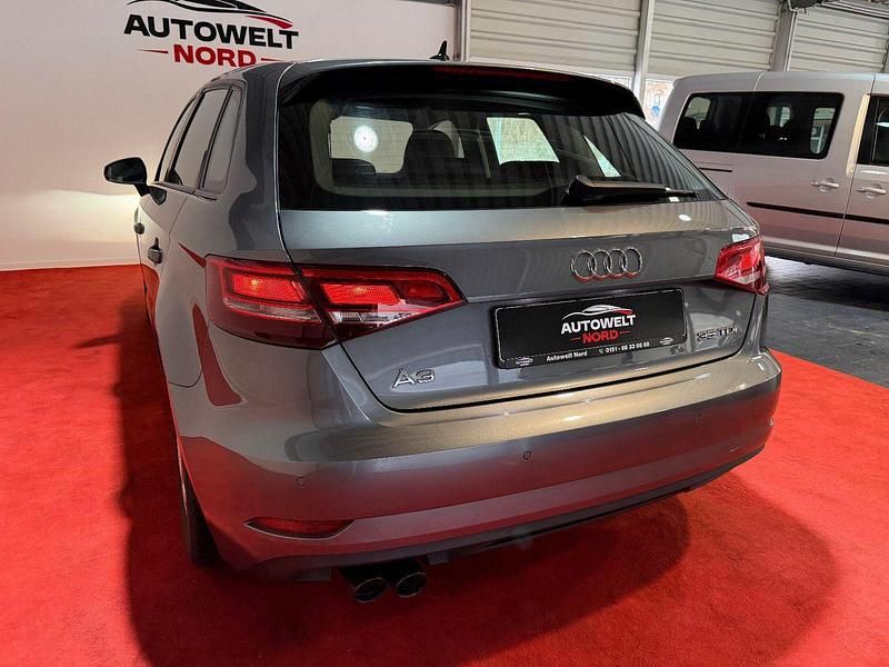 Gebraucht Audi A3 Sportback Basis 150 PS (110 kW) 2019 Grau Kleinwagen