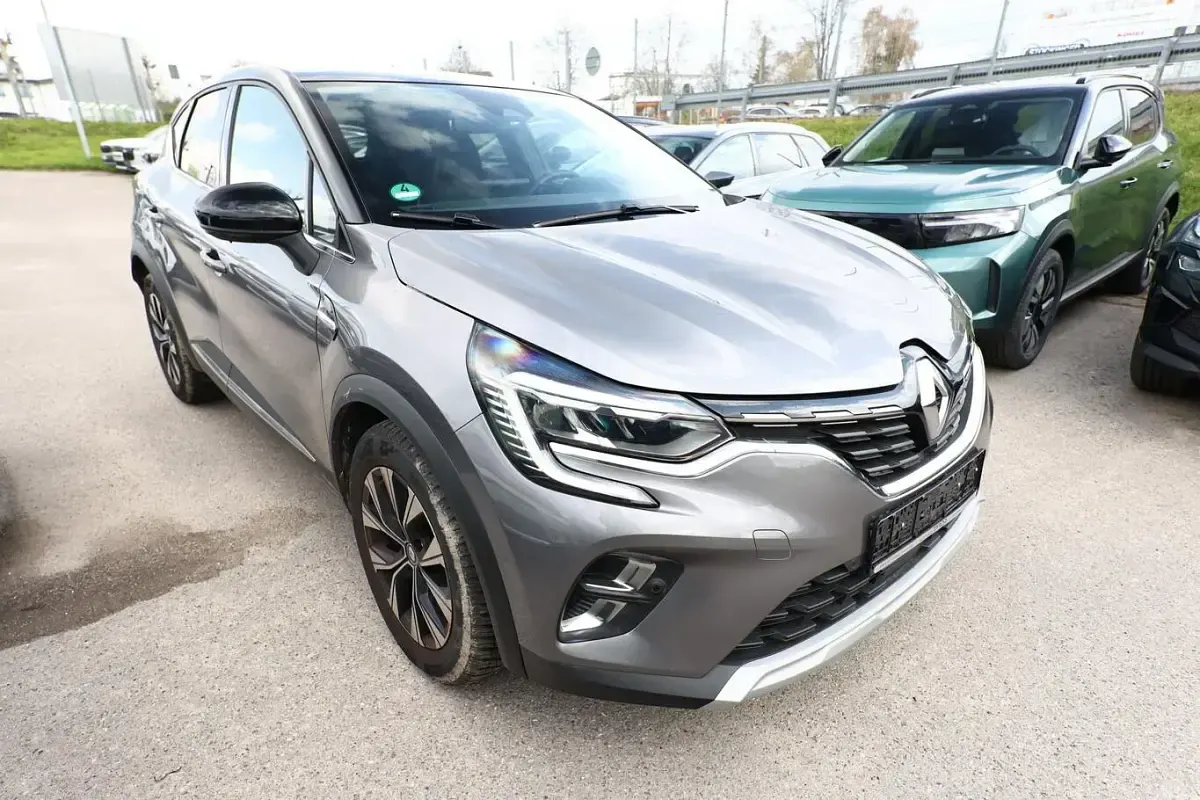 Gebraucht Renault Captur Techno 140 PS (102 kW) 2023 Stahlgrau metallic/dach: black SUV