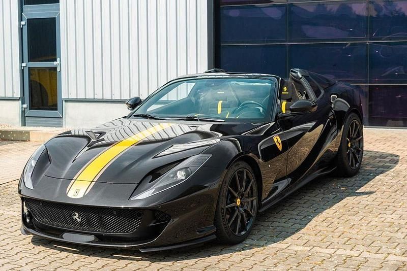 Schwarz Gebraucht 2021 Ferrari 812 Cabrio | 399.000 € - Bild 1/4