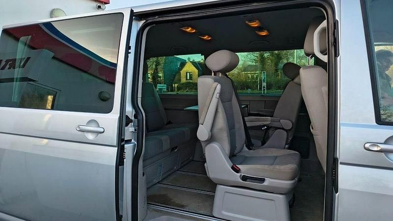 Usado VW Multivan 150 HP (110 kW) 2016 Prateado Monovolume