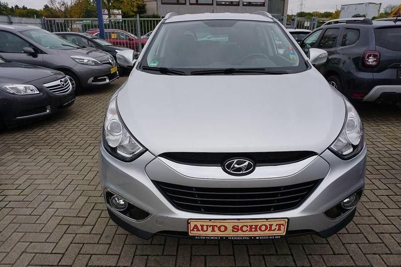 Silber Gebraucht 2012 Hyundai ix35 Style SUV | 8.900 € (Guter Preis) - Bild 1/4