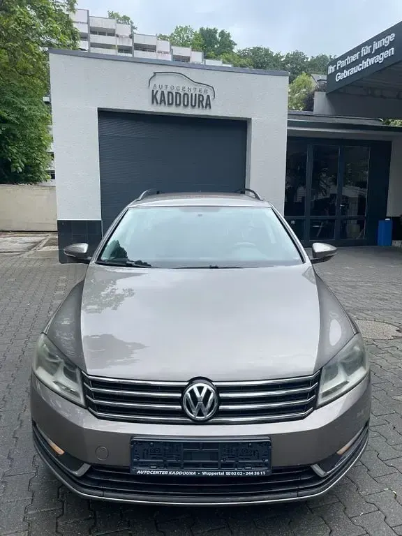 Gebraucht VW Passat Trendline 122 PS (89 kW) 2011 Braun Kombi