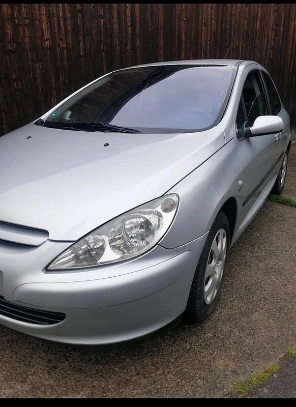 Silber Gebraucht 2002 Peugeot 307 Kleinwagen | 2.000 € (Fairer Preis) - Bild 1/4