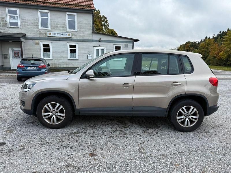 Gebraucht VW Tiguan Trendline 160 PS (117 kW) 2013 Gold SUV