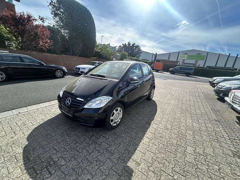 Gebraucht Mercedes A150 95 PS (69 kW) 2012 Schwarz Limousine