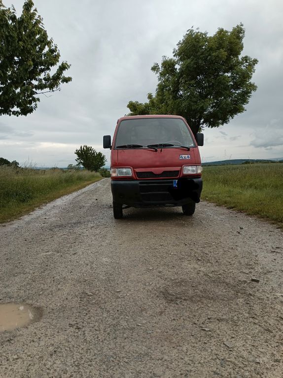 Rot Gebraucht 2001 Daihatsu Hijet Van / Kleinbus | 8.790 € - Bild 1/4