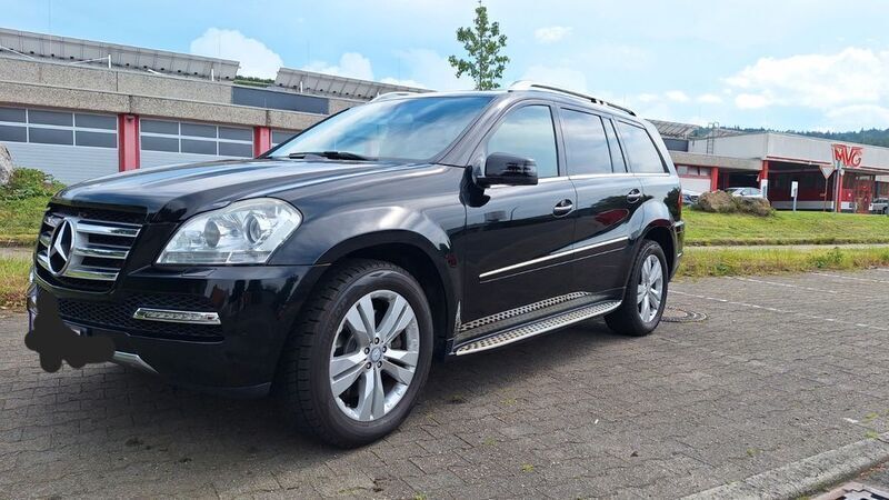 Schwarz Gebraucht 2011 Mercedes GL500 AMG SUV | 22.750 € (Fairer Preis) - Bild 1/4